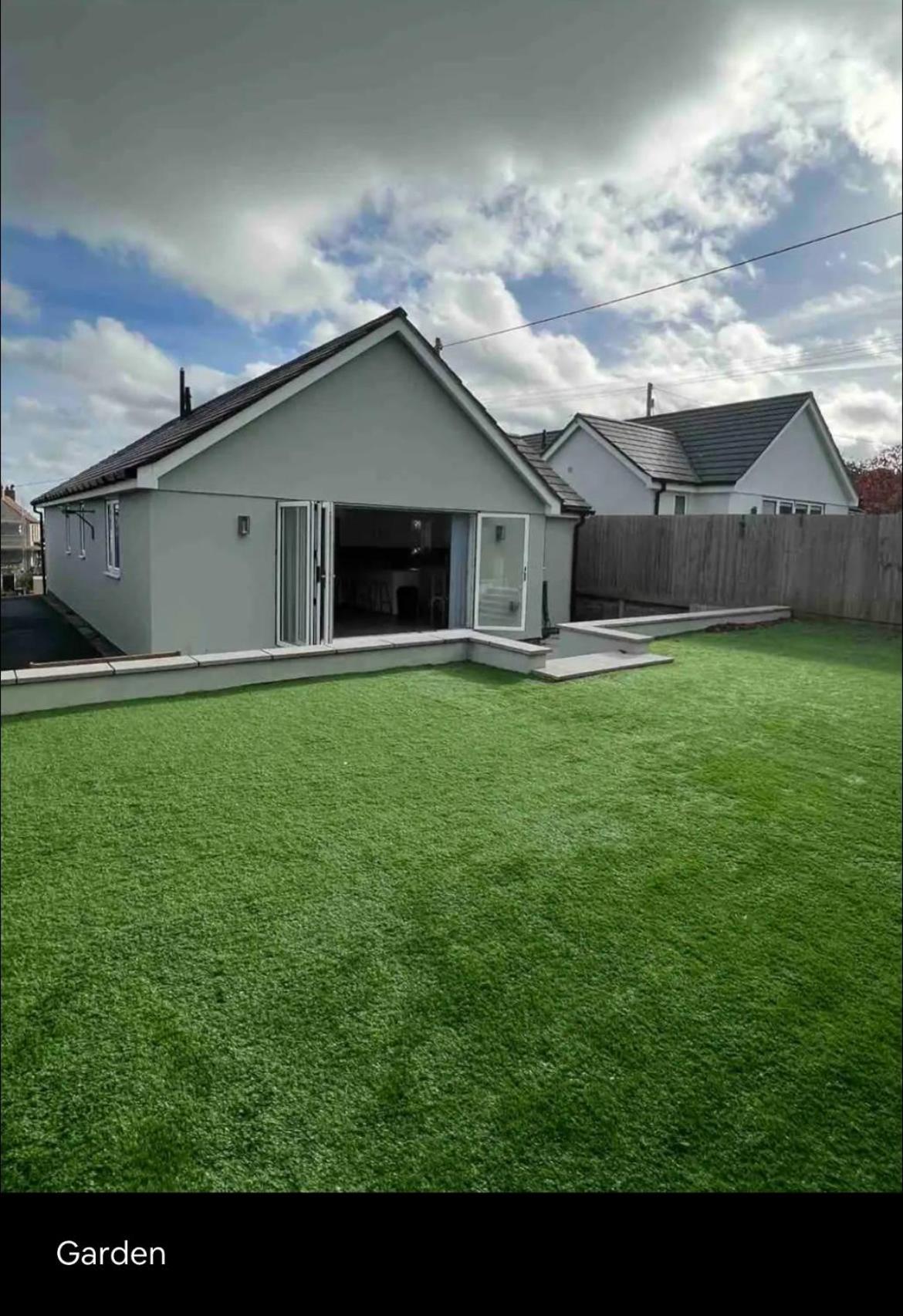 Green 3 Bed Bungalow With En-Suite And Parking Felton  Buitenkant foto