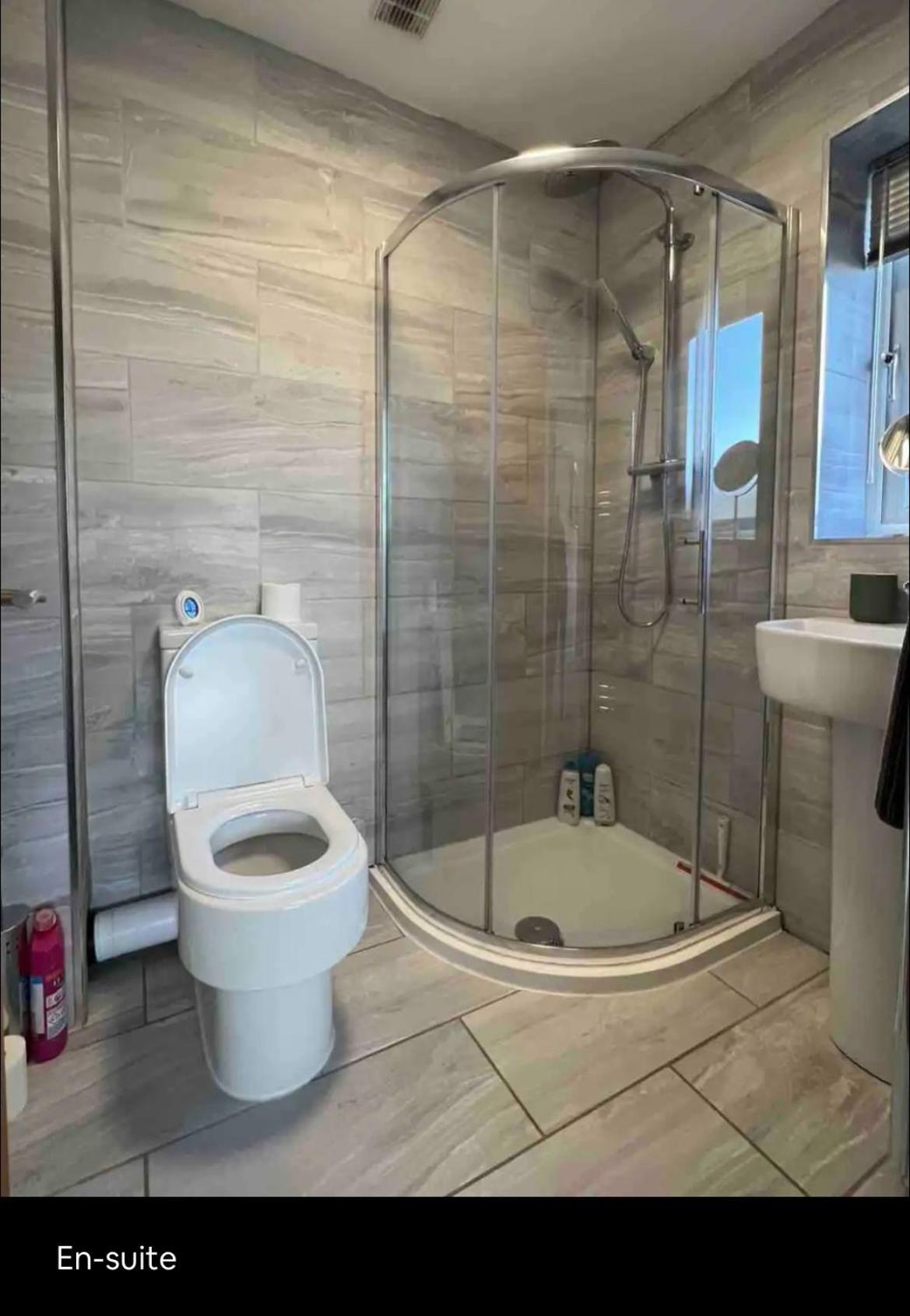 Green 3 Bed Bungalow With En-Suite And Parking Felton  Buitenkant foto