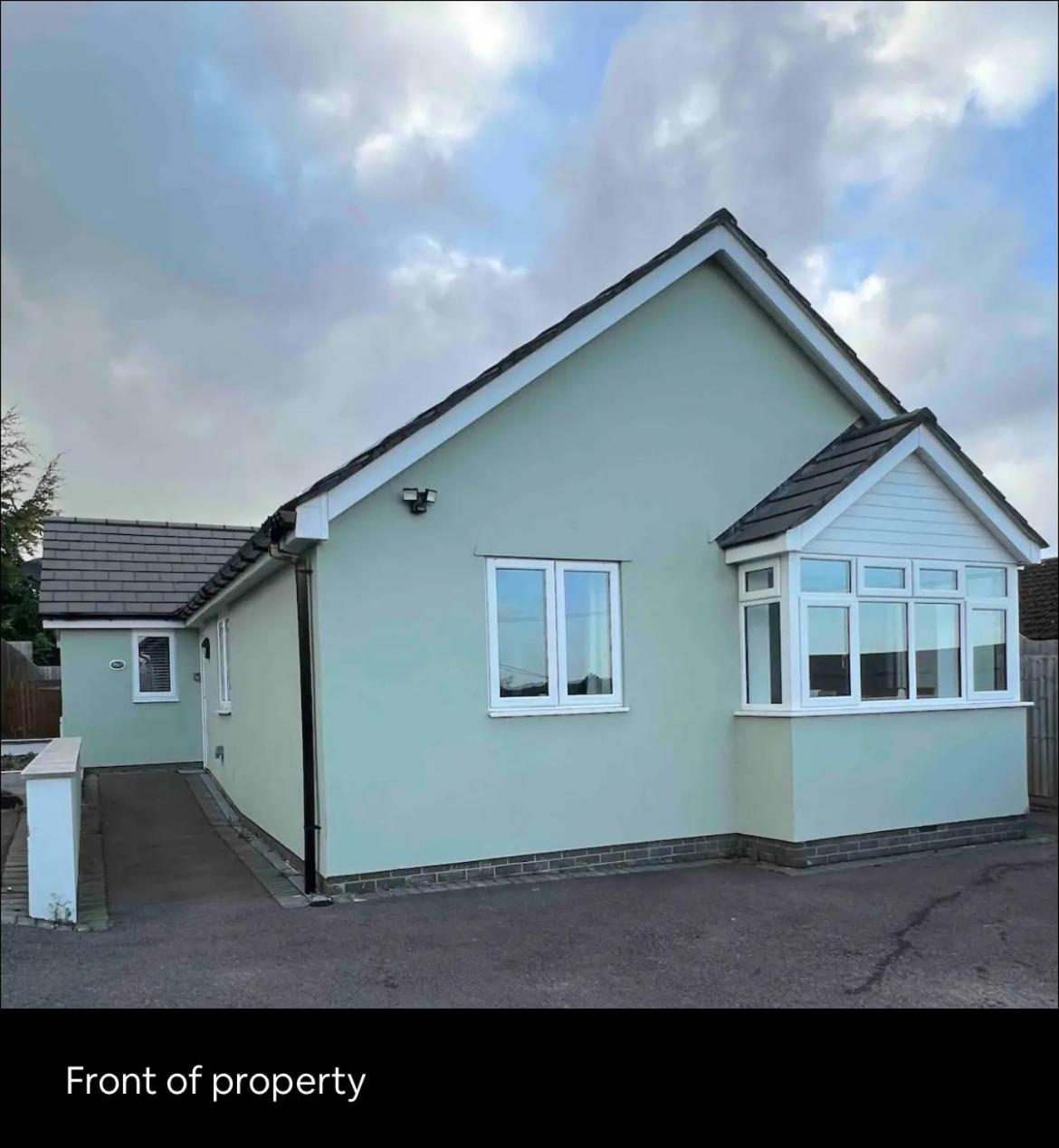 Green 3 Bed Bungalow With En-Suite And Parking Felton  Buitenkant foto